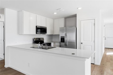 Villa ou maison à louer à Kissimmee, Floride: 4 chambres, 148.64 m2 № 2402838 - photo 5
