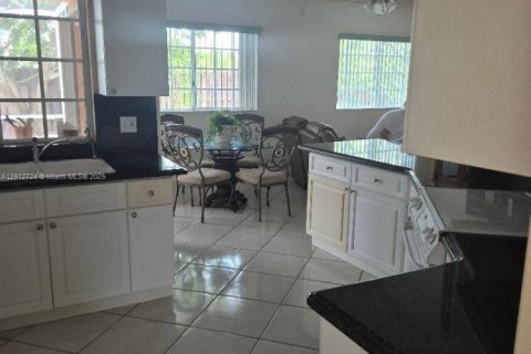 Villa ou maison à vendre à Miami, Floride: 3 chambres, 197.42 m2 № 1968590 - photo 10