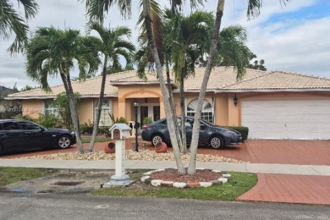 Villa ou maison à vendre à Miami, Floride: 3 chambres, 197.42 m2 № 1968590 - photo 1