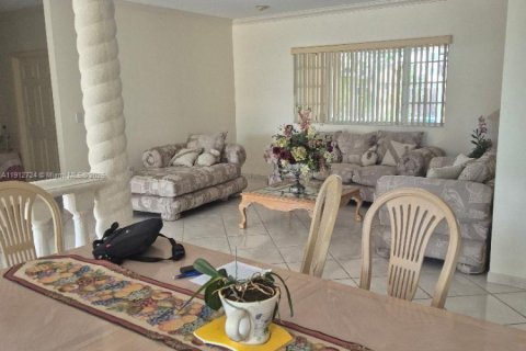 Villa ou maison à vendre à Miami, Floride: 3 chambres, 197.42 m2 № 1968590 - photo 8