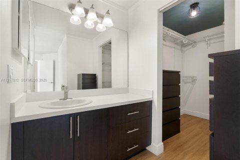 Adosado en alquiler en Miami, Florida, 3 dormitorios, 117.99 m2 № 1996658 - foto 8