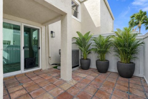 Adosado en alquiler en Miami, Florida, 3 dormitorios, 117.99 m2 № 1996658 - foto 14