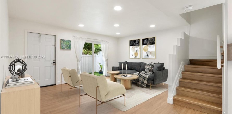 Adosado en Miami, Florida 3 dormitorios, 117.99 m2 № 1996658