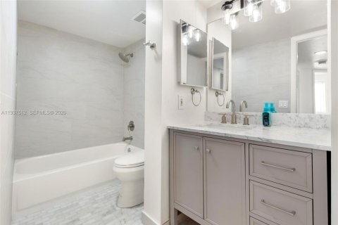 Adosado en alquiler en Miami, Florida, 3 dormitorios, 117.99 m2 № 1996658 - foto 10