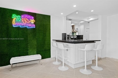 Снять в аренду виллу или дом в Форт-Лодердейл, Флорида 5 спален, 244.43м2, № 1957785 - фото 28