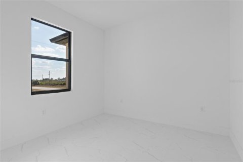 Casa en venta en Lehigh Acres, Florida, 3 dormitorios, 149.2 m2 № 1722421 - foto 12