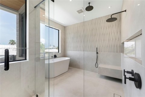 House in Key Largo, Florida 5 bedrooms, 415.55 sq.m. № 2021014 - photo 21