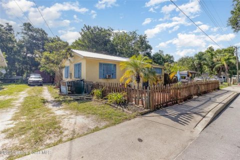 House in Mims, Florida 2 bedrooms, 73.02 sq.m. № 1832918 - photo 2