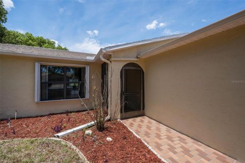 Villa ou maison à vendre à Hudson, Floride: 3 chambres, 172.8 m2 № 2204410 - photo 18