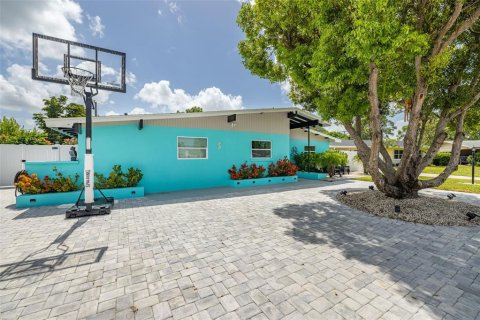 House in Bradenton, Florida 3 bedrooms, 141.68 sq.m. № 1851881 - photo 4