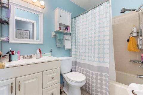 Villa ou maison à vendre à North Port, Floride: 2 chambres, 109.16 m2 № 1903554 - photo 11