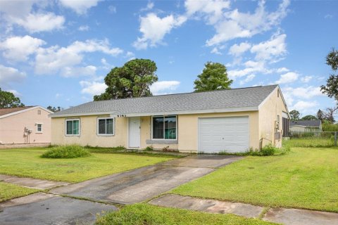 Villa ou maison à vendre à North Port, Floride: 2 chambres, 109.16 m2 № 1903554 - photo 2