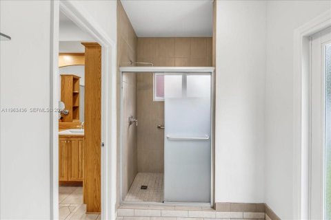 Купить виллу или дом в Майами-Лейкс, Флорида 4 спальни, 223.34м2, № 2027111 - фото 13