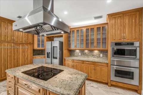 Купить виллу или дом в Майами-Лейкс, Флорида 4 спальни, 223.34м2, № 2027111 - фото 29
