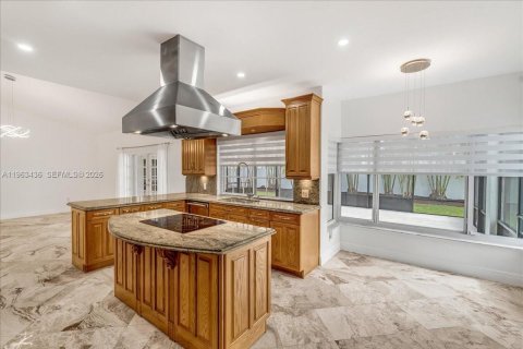 Купить виллу или дом в Майами-Лейкс, Флорида 4 спальни, 223.34м2, № 2027111 - фото 5