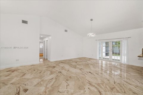 Купить виллу или дом в Майами-Лейкс, Флорида 4 спальни, 223.34м2, № 2027111 - фото 26