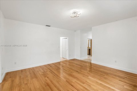 Купить виллу или дом в Майами-Лейкс, Флорида 4 спальни, 223.34м2, № 2027111 - фото 17