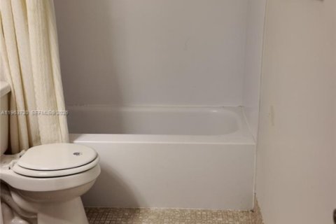 Condominio en alquiler en Davie, Florida, 2 dormitorios, 92.9 m2 № 2025645 - foto 14