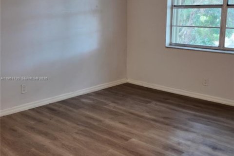 Condominio en alquiler en Davie, Florida, 2 dormitorios, 92.9 m2 № 2025645 - foto 11