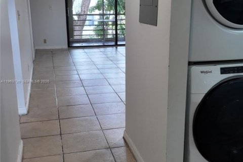 Condominio en alquiler en Davie, Florida, 2 dormitorios, 92.9 m2 № 2025645 - foto 2