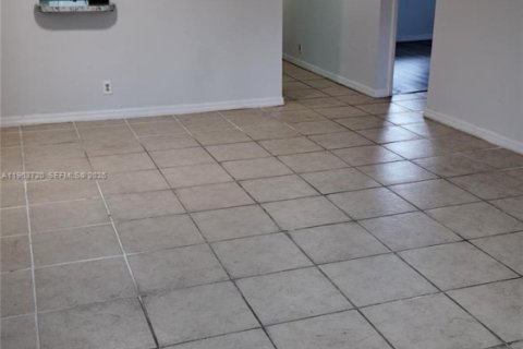 Condominio en alquiler en Davie, Florida, 2 dormitorios, 92.9 m2 № 2025645 - foto 7