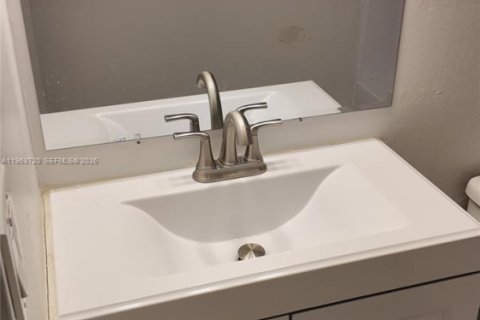 Condominio en alquiler en Davie, Florida, 2 dormitorios, 92.9 m2 № 2025645 - foto 16