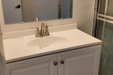 Condominio en alquiler en Davie, Florida, 2 dormitorios, 92.9 m2 № 2025645 - foto 15