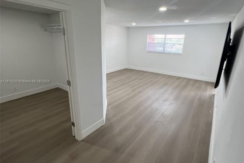 Copropriété à louer à Boca Raton, Floride: 2 chambres, 95.69 m2 № 1980921 - photo 4