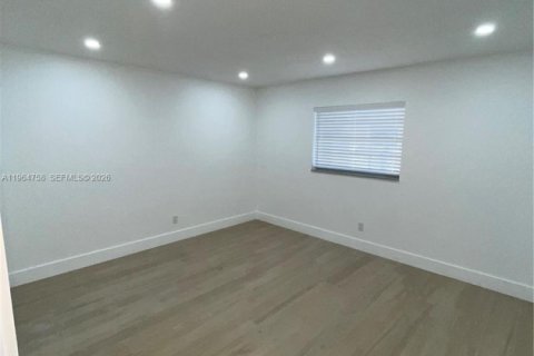 House in Tavernier, Florida 2 bedrooms, 156.63 sq.m. № 2026072