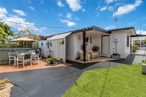 Casa en venta en Hialeah, Florida, 4 dormitorios, 114.46 m2 № 1830711 - foto 26