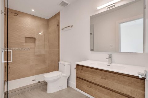 Adosado en venta en Miami, Florida, 4 dormitorios, 232.26 m2 № 1814381 - foto 27