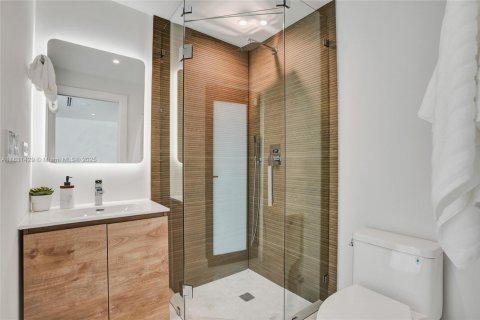 Adosado en venta en Miami, Florida, 4 dormitorios, 232.26 m2 № 1814381 - foto 16