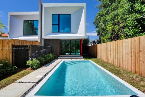 Adosado en venta en Miami, Florida, 4 dormitorios, 232.26 m2 № 1814381 - foto 4