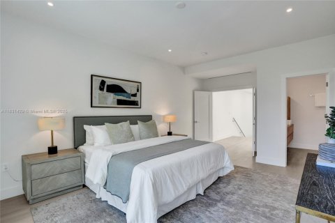 Adosado en venta en Miami, Florida, 4 dormitorios, 232.26 m2 № 1814381 - foto 17