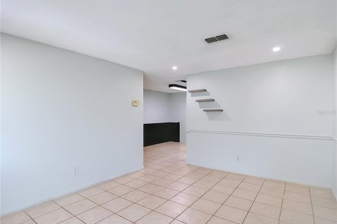 House in Tampa, Florida 3 bedrooms, 160.35 sq.m. № 2205022 - photo 5