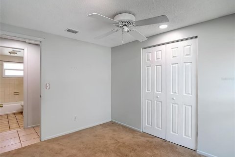 House in Tampa, Florida 3 bedrooms, 160.35 sq.m. № 2205022 - photo 17