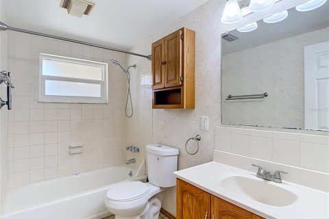 House in Tampa, Florida 3 bedrooms, 160.35 sq.m. № 2205022 - photo 21