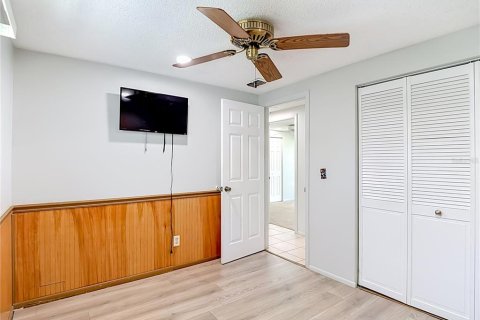 House in Tampa, Florida 3 bedrooms, 160.35 sq.m. № 2205022 - photo 25