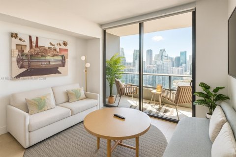 Condo in Miami, Florida, 1 bedroom  № 1943518 - photo 2