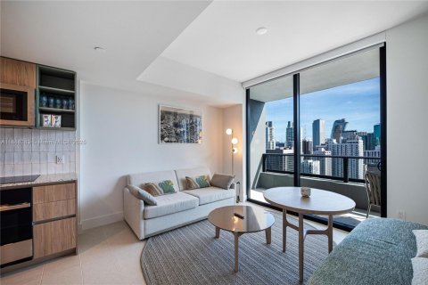 Condo in Miami, Florida, 1 bedroom  № 1943518 - photo 4