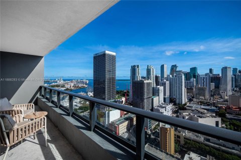 Condo in Miami, Florida, 1 bedroom  № 1943518 - photo 5