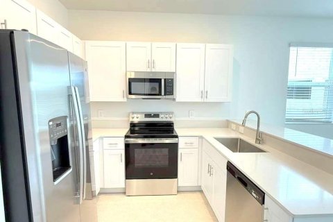 Townhouse in Palmetto, Florida 3 bedrooms, 166.02 sq.m. № 1893605 - photo 7