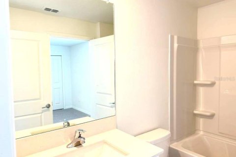 Townhouse in Palmetto, Florida 3 bedrooms, 166.02 sq.m. № 1893605 - photo 18