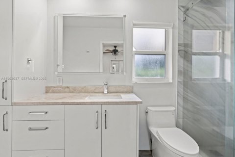 House in Davie, Florida 4 bedrooms, 279.45 sq.m. № 2011147 - photo 22