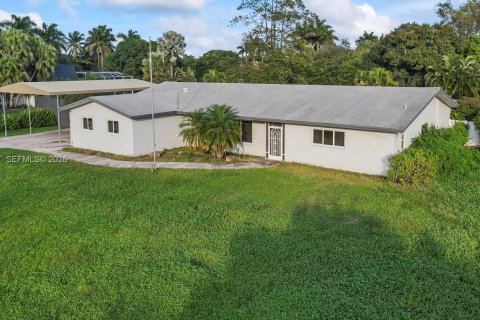 House in Davie, Florida 4 bedrooms, 279.45 sq.m. № 2011147