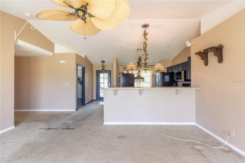 House in Cape Coral, Florida 3 bedrooms, 119.01 sq.m. № 1766130 - photo 17