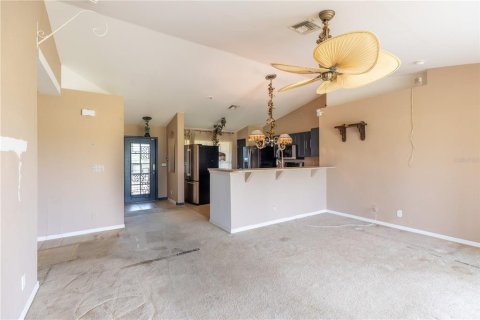 House in Cape Coral, Florida 3 bedrooms, 119.01 sq.m. № 1766130 - photo 18