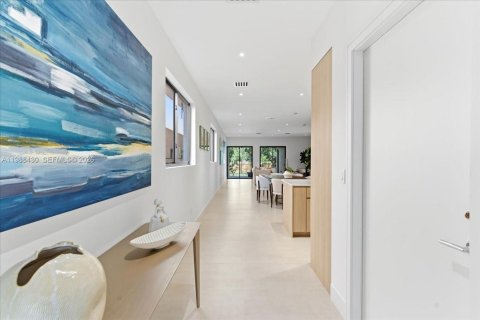 Townhouse in Miami, Florida 4 bedrooms, 230.68 sq.m. № 2053079 - photo 2