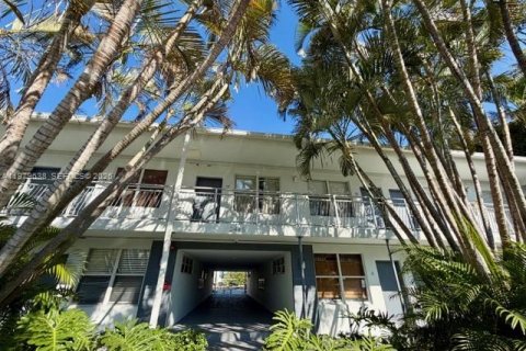 Condominio en alquiler en Miami Beach, Florida, 37.16 m2 № 2052280 - foto 4