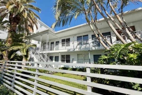 Condominio en alquiler en Miami Beach, Florida, 37.16 m2 № 2052280 - foto 2